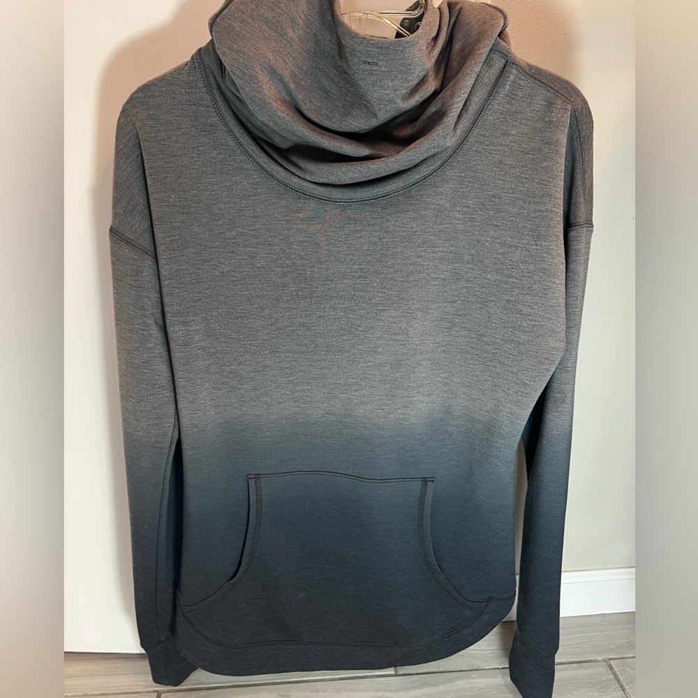 Calia Carrie Underwood Women Size Small Sweatshirt Pullover Hoodie Gray Ombre